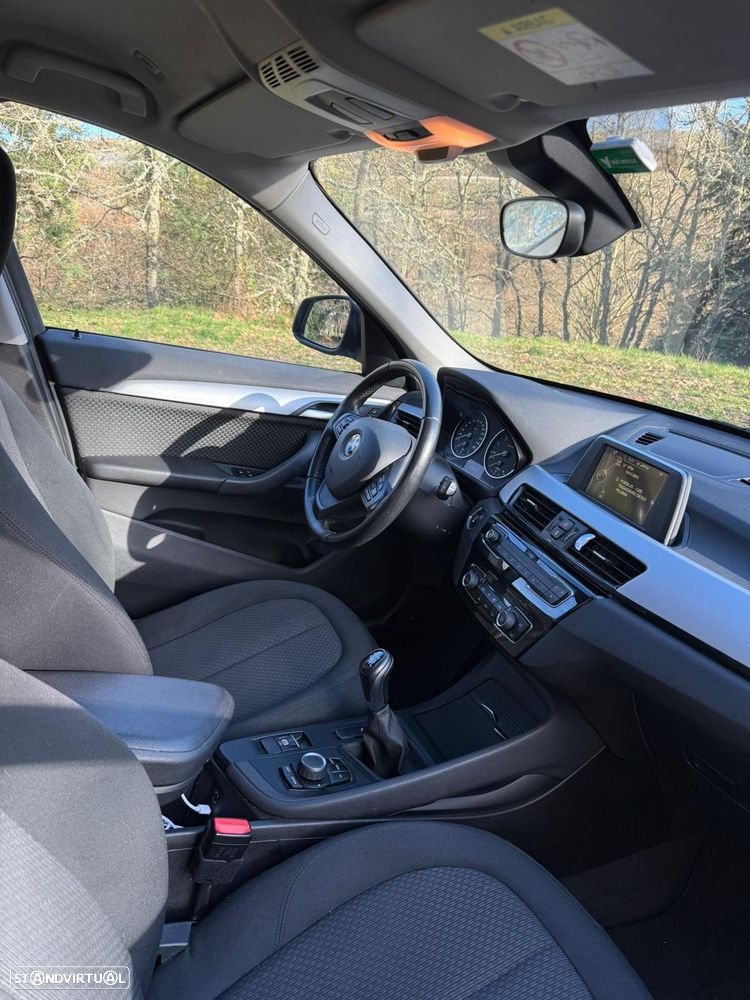 BMW X1 sDrive18i - 11