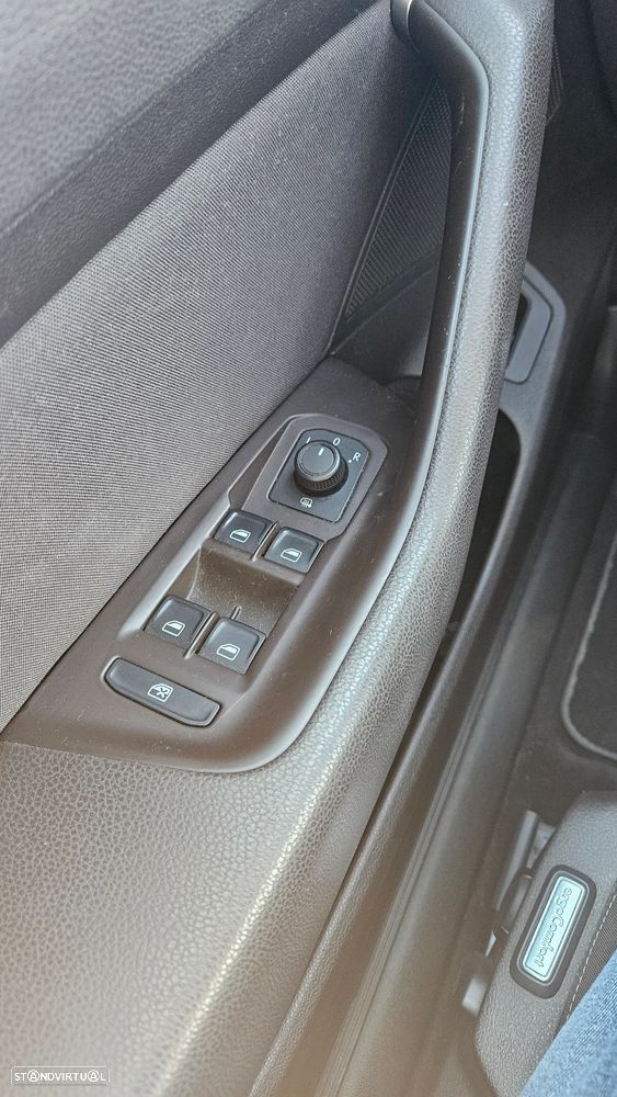 VW Passat Variant 1.6 TDI BlueMotion - 18