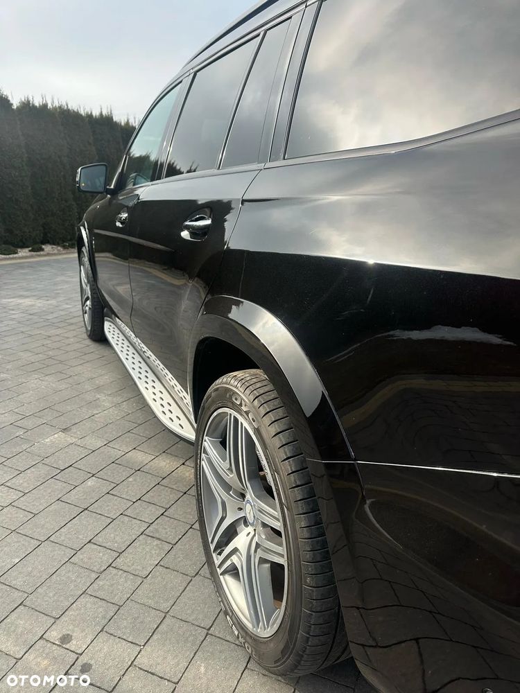 Mercedes-Benz GL - 12