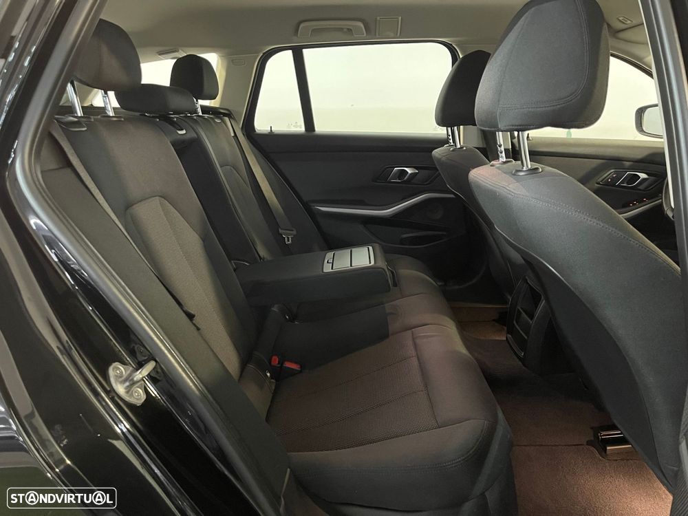 BMW 318 d Touring Advantage - 17