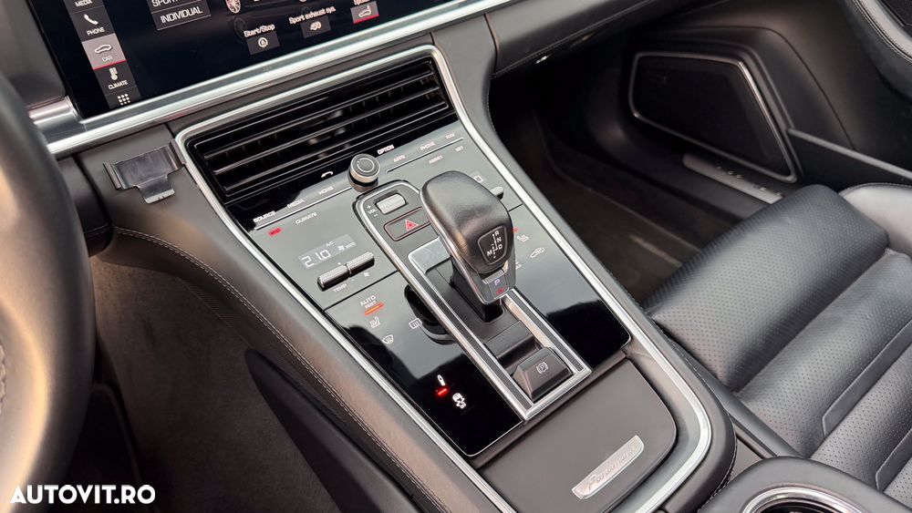 Porsche Panamera Turbo - 17