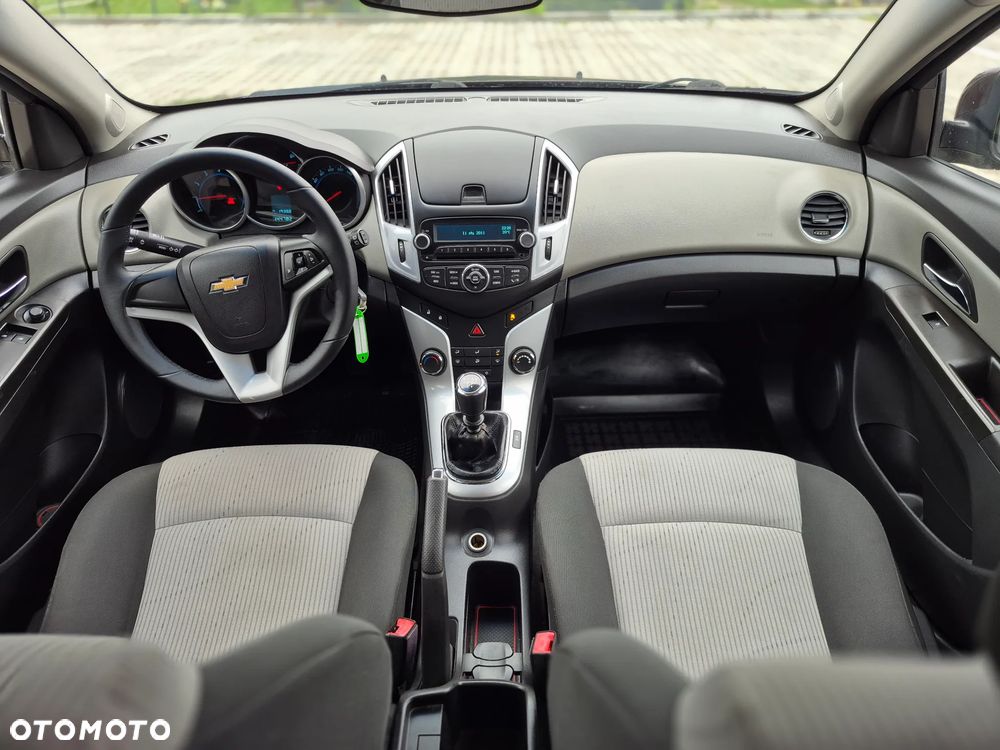 Chevrolet Cruze 1.6 LS - 14