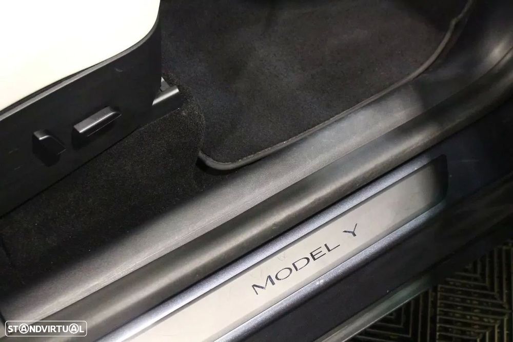 Tesla Model Y Long Range Tração Integral - 18