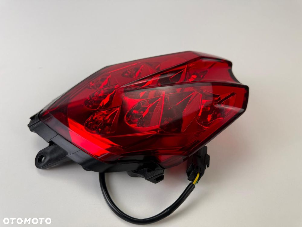 Tylna lampa Triumph Street Triple 765 RS 2023+ - 9