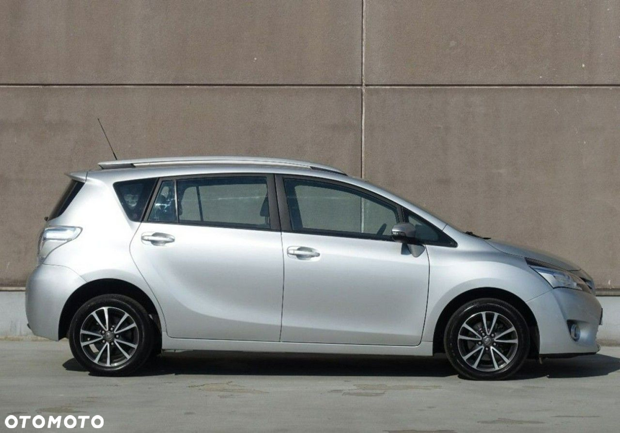 Toyota Verso - 3