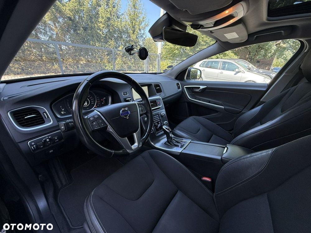 Volvo V60 T3 Geartronic Momentum - 39