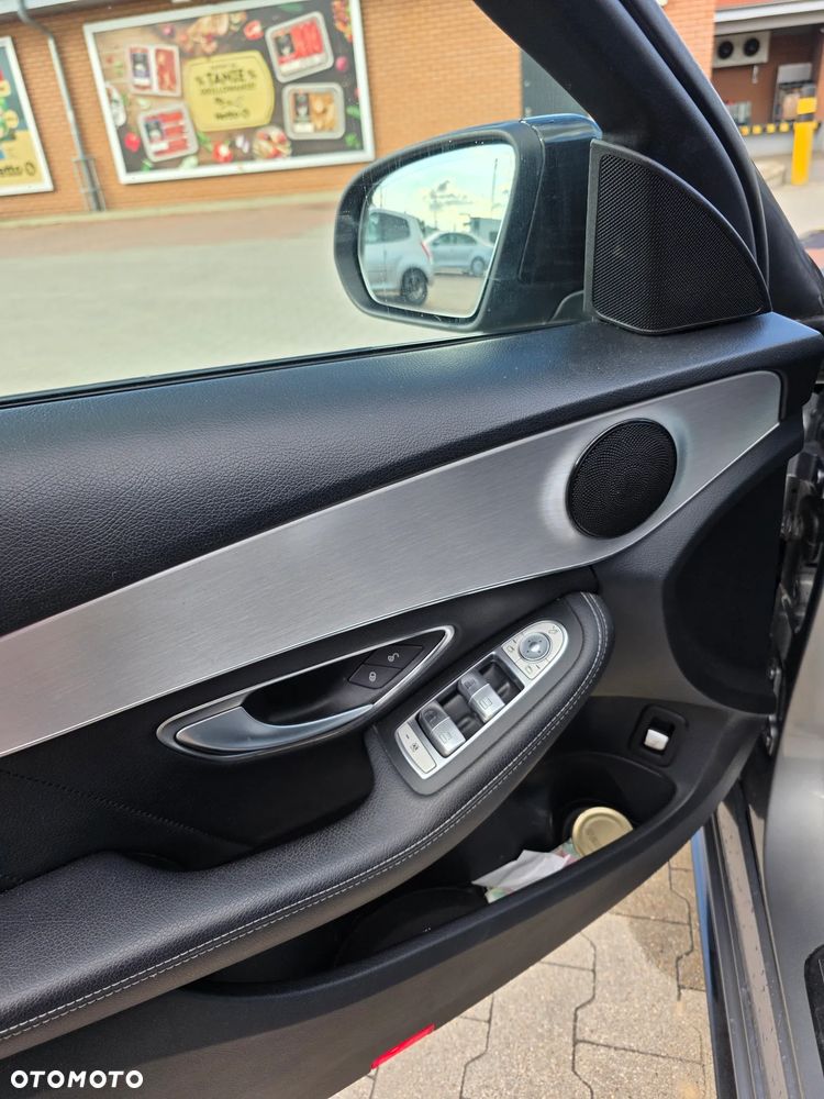 Mercedes-Benz Klasa C 200 7G-TRONIC AMG Line - 25