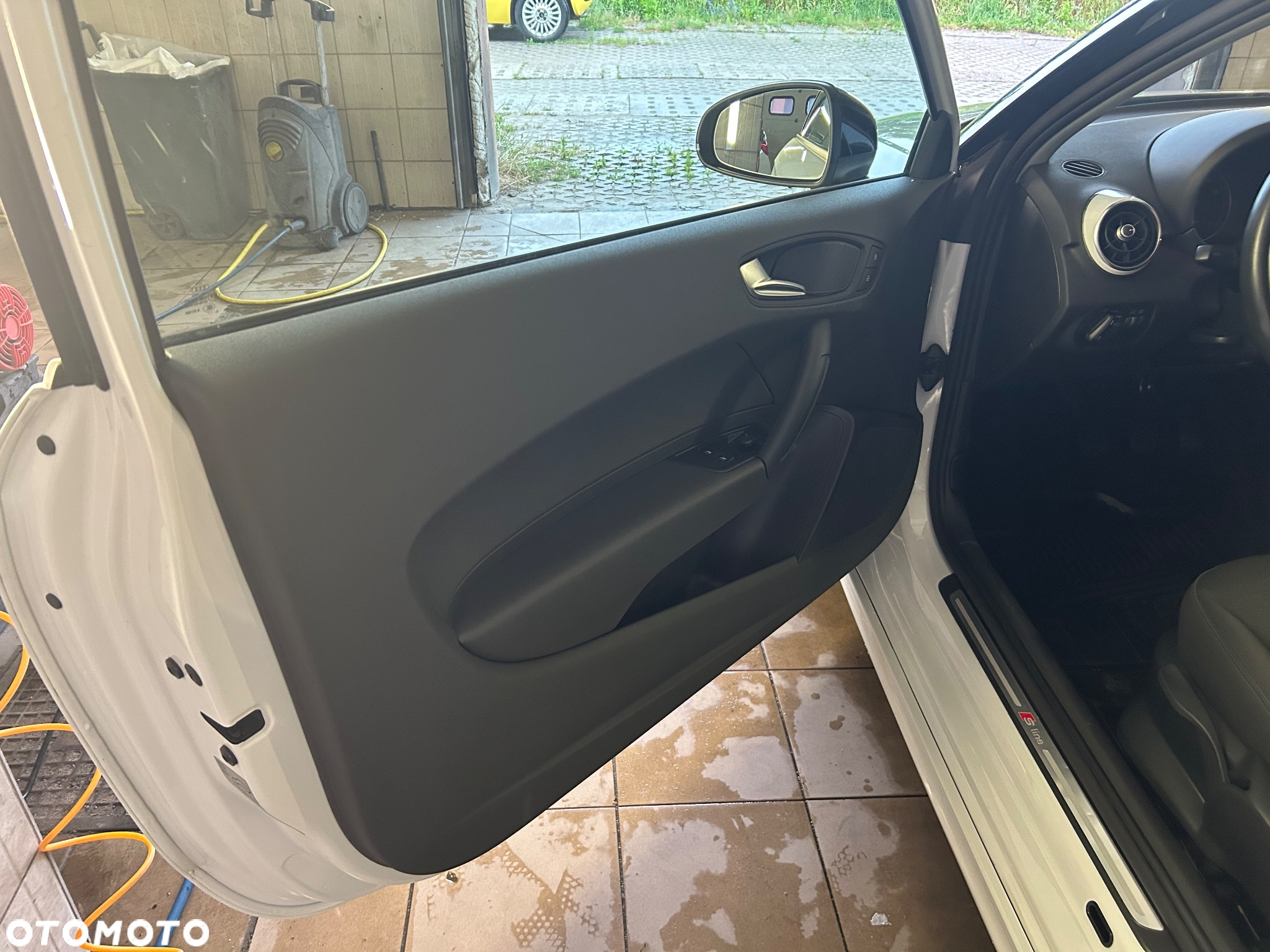 Audi A1 1.2 TFSI Attraction - 16