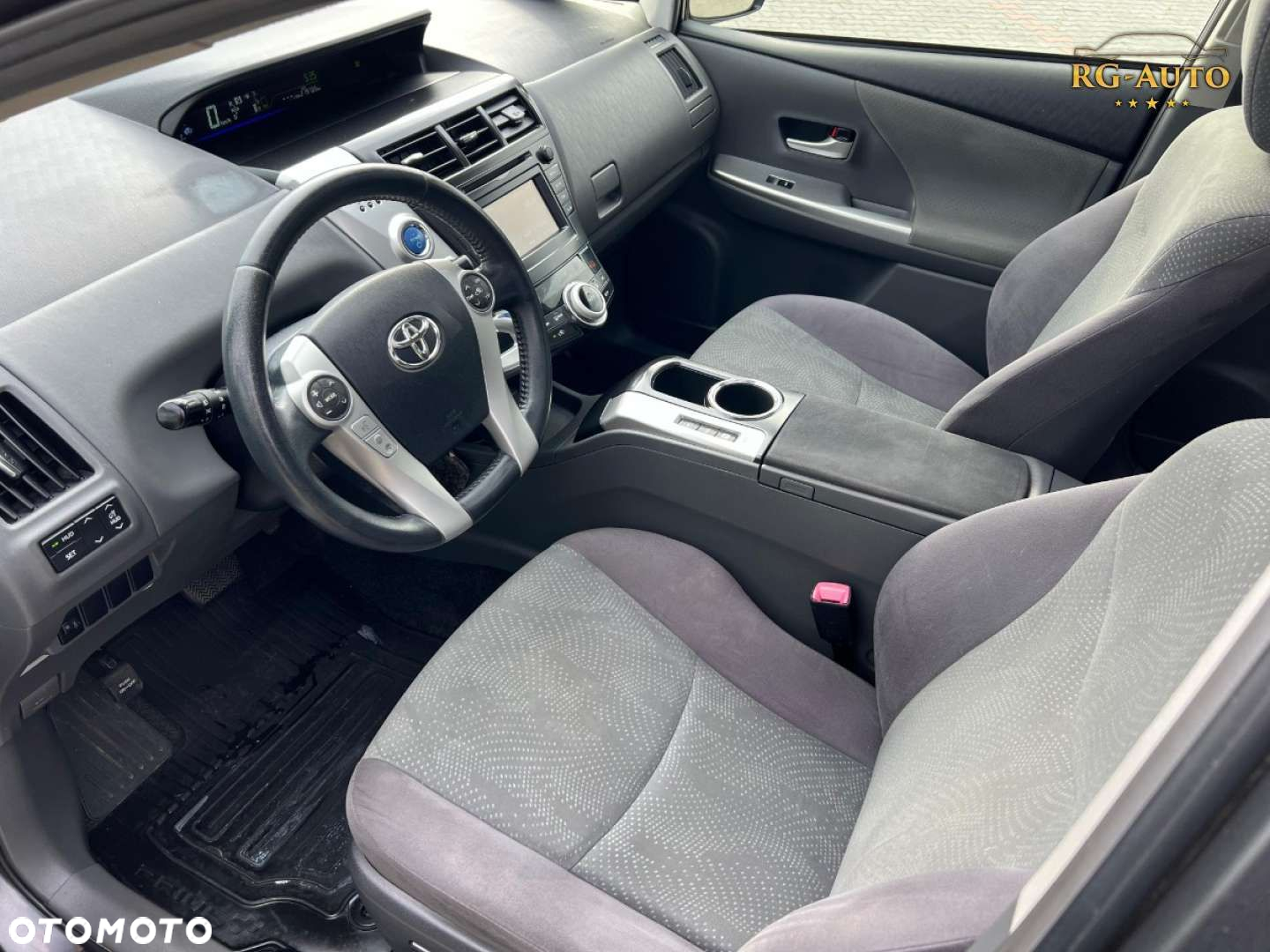 Toyota Prius+ - 30
