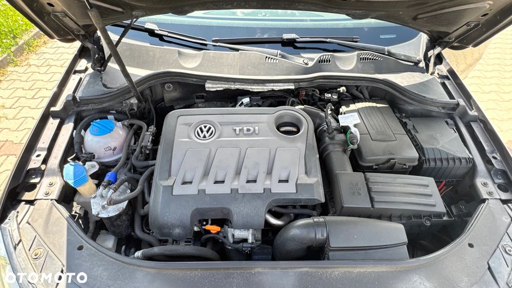 Volkswagen Passat 2.0 TDI DPF Comfortline - 12