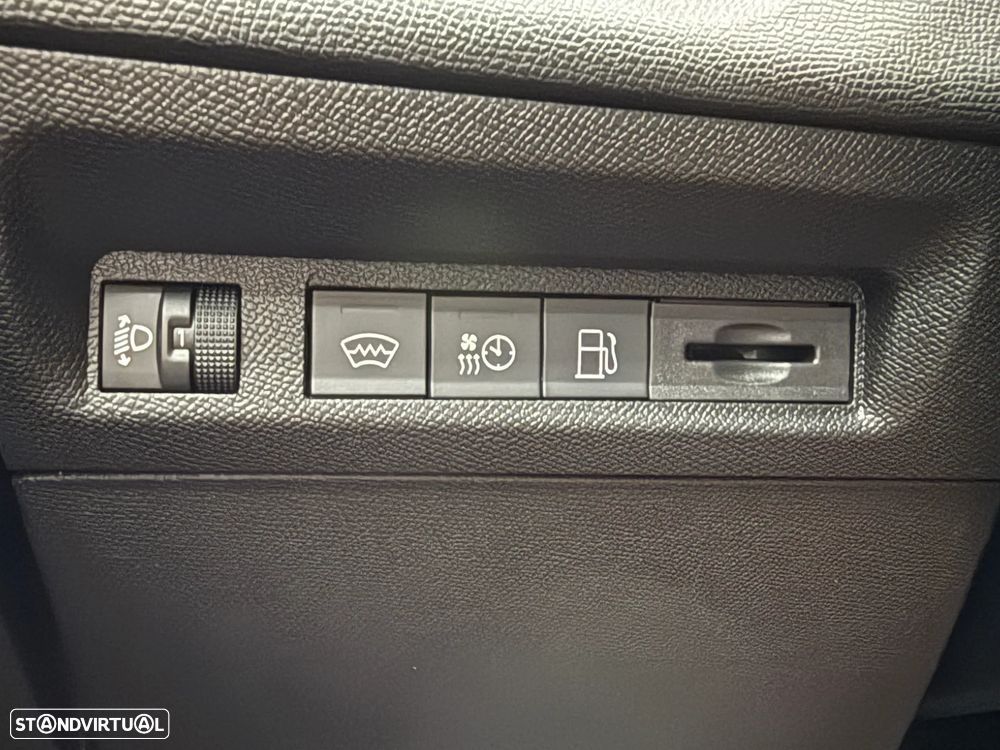 Peugeot 408 225 e-EAT8 Allure - 24