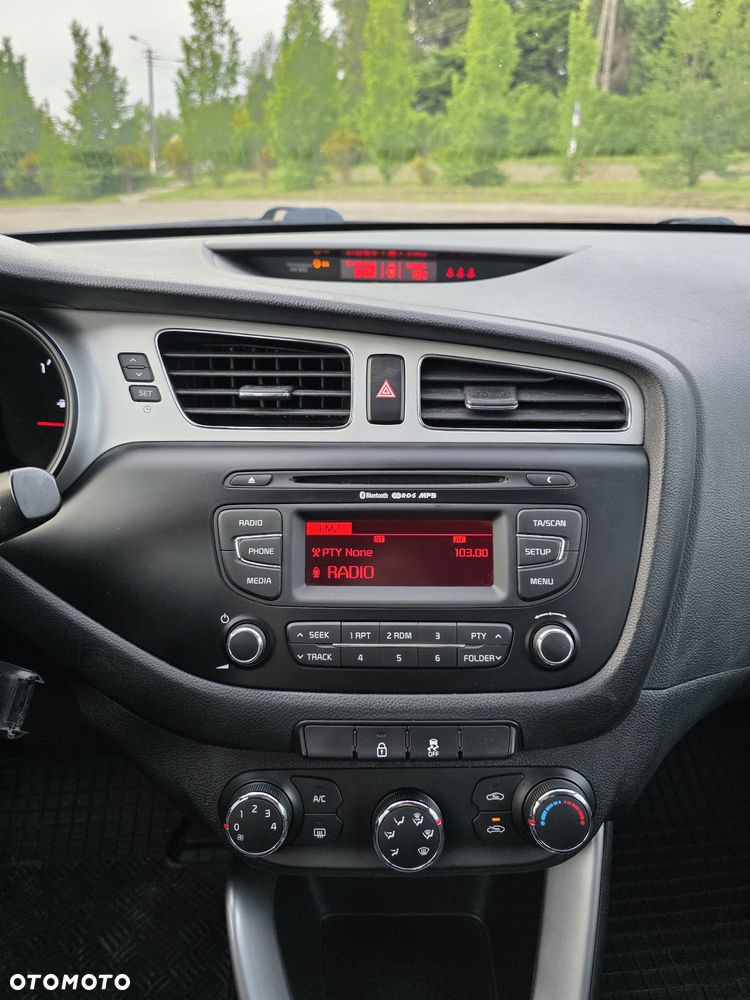 Kia Ceed - 8