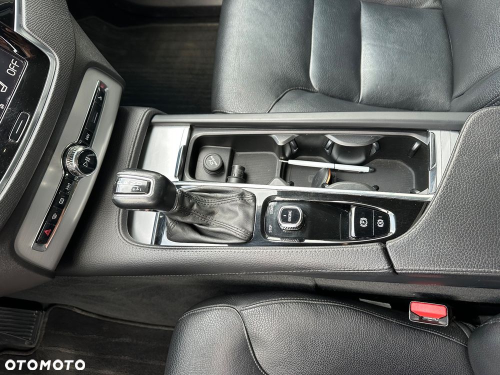 Volvo XC 90 D5 AWD Momentum - 13