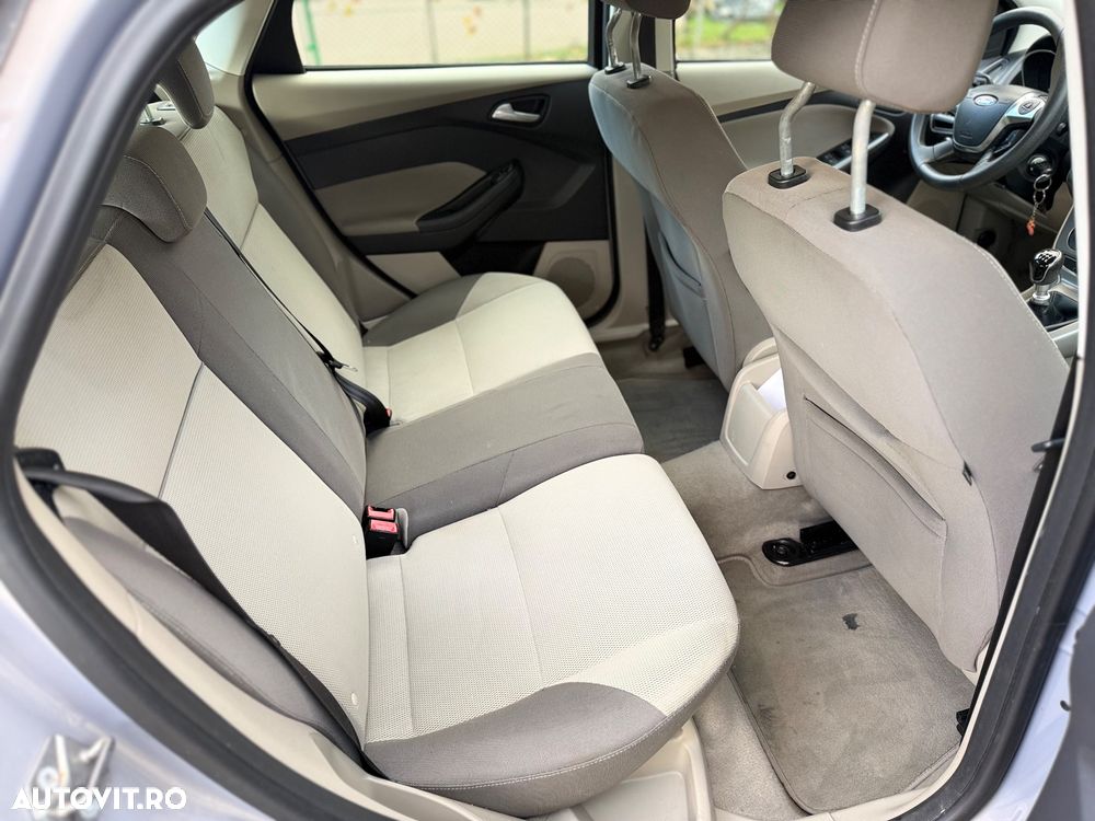 Ford Focus 1.6 TDCI DPF Titanium - 13