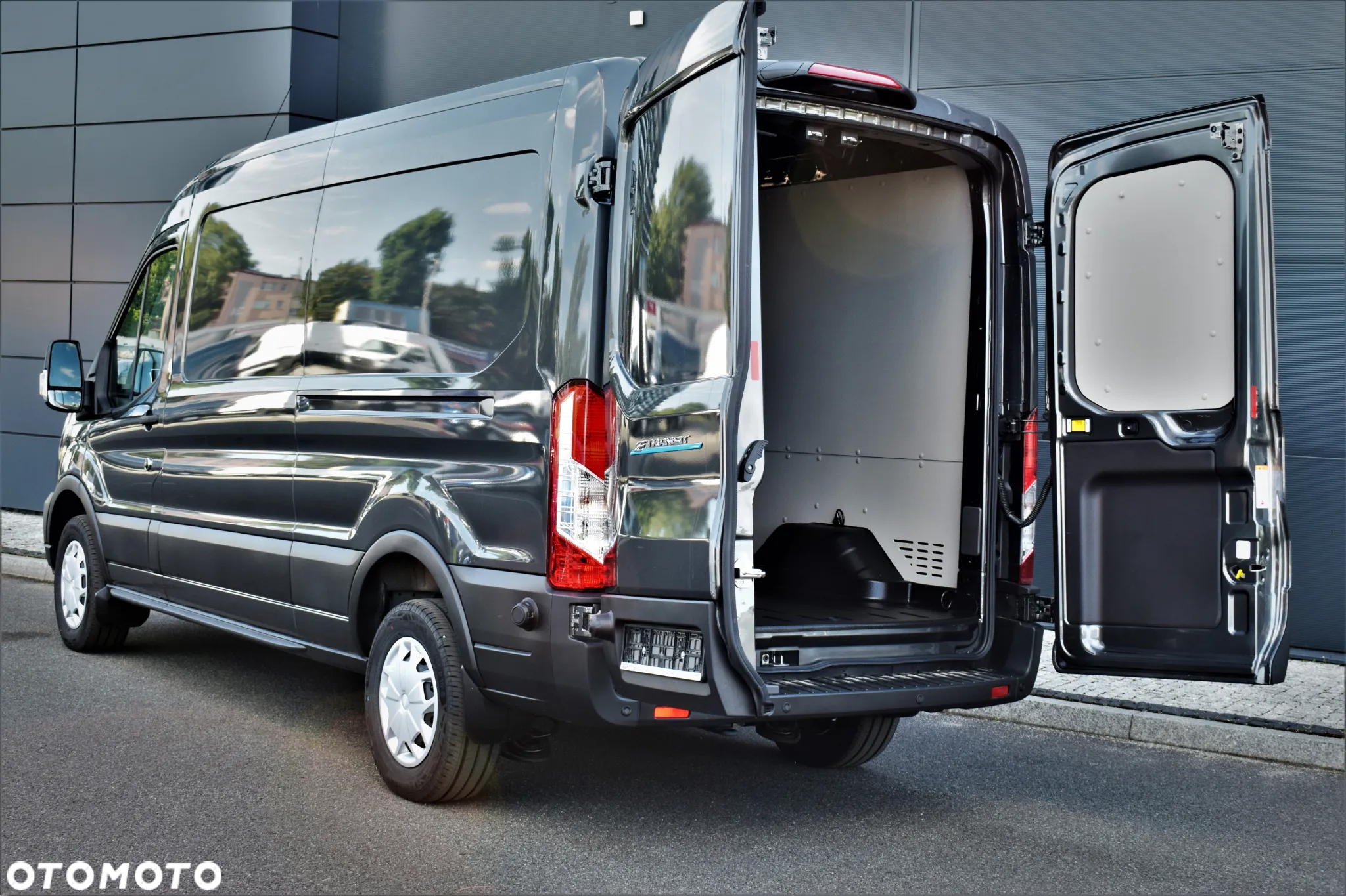 Ford E-Transit - 5