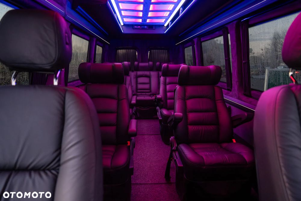 Mercedes-Benz Sprinter 907.235 - 21