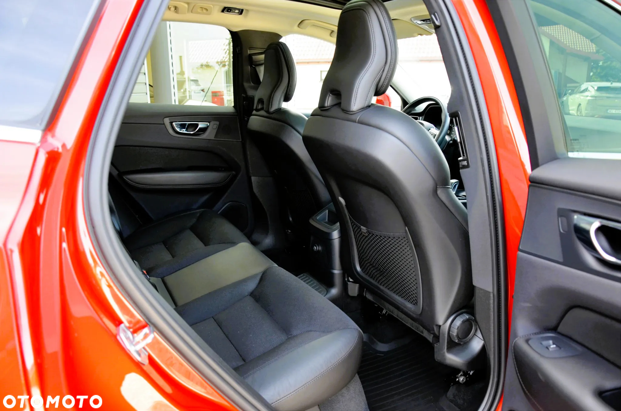 Volvo XC 60 T8 Plug-In Hybrid AWD Inscription - 19