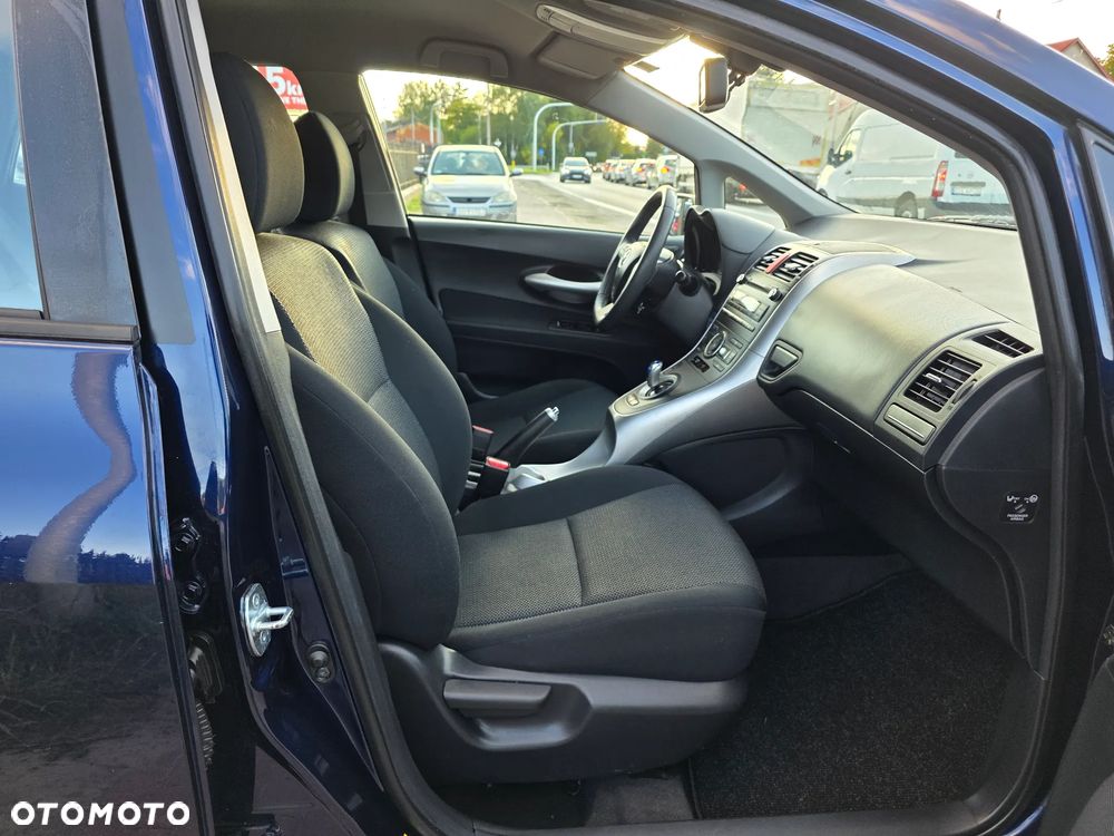 Toyota Auris 1.8 HSD Luna - 11