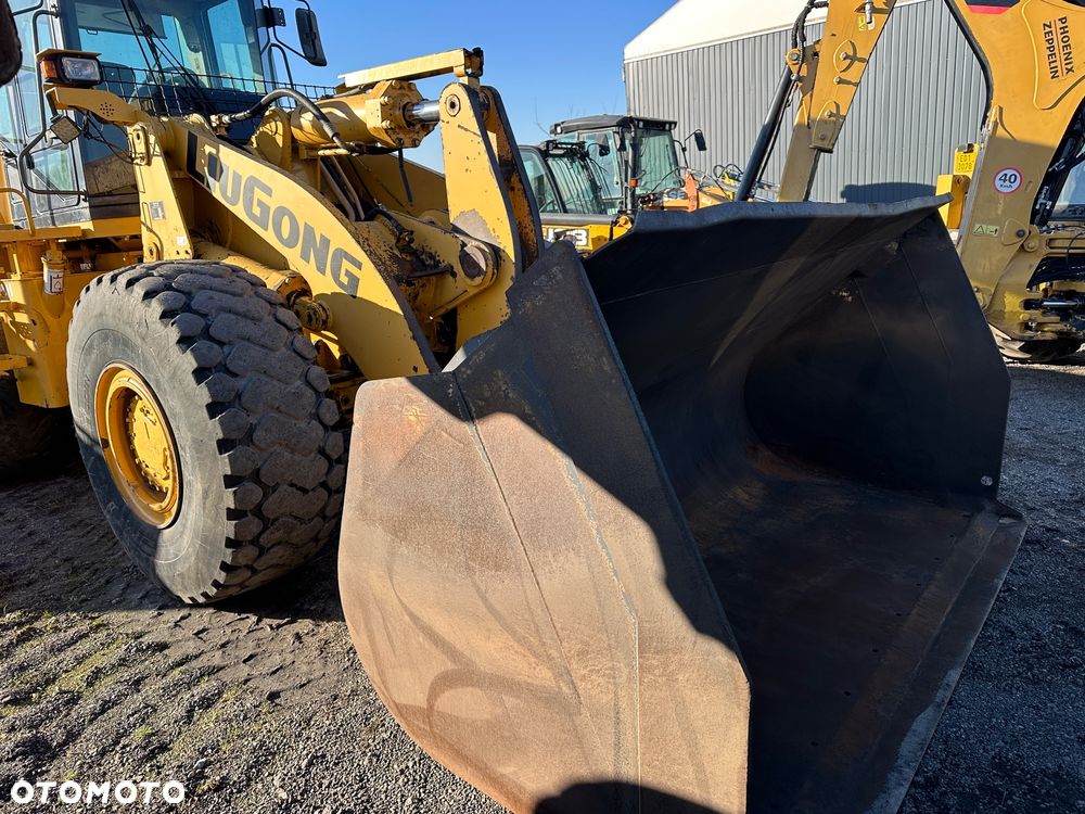 Liu Gong CLG862 lll Cat Liebherr JCB