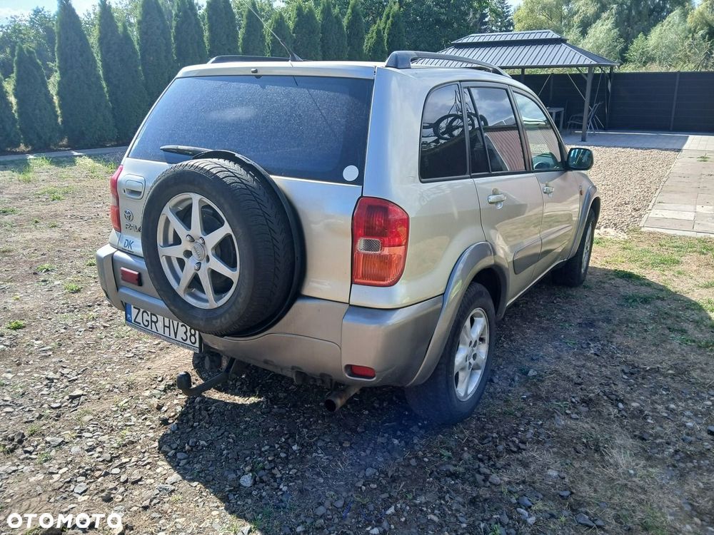 Toyota RAV4 D-4D 4x4 - 4