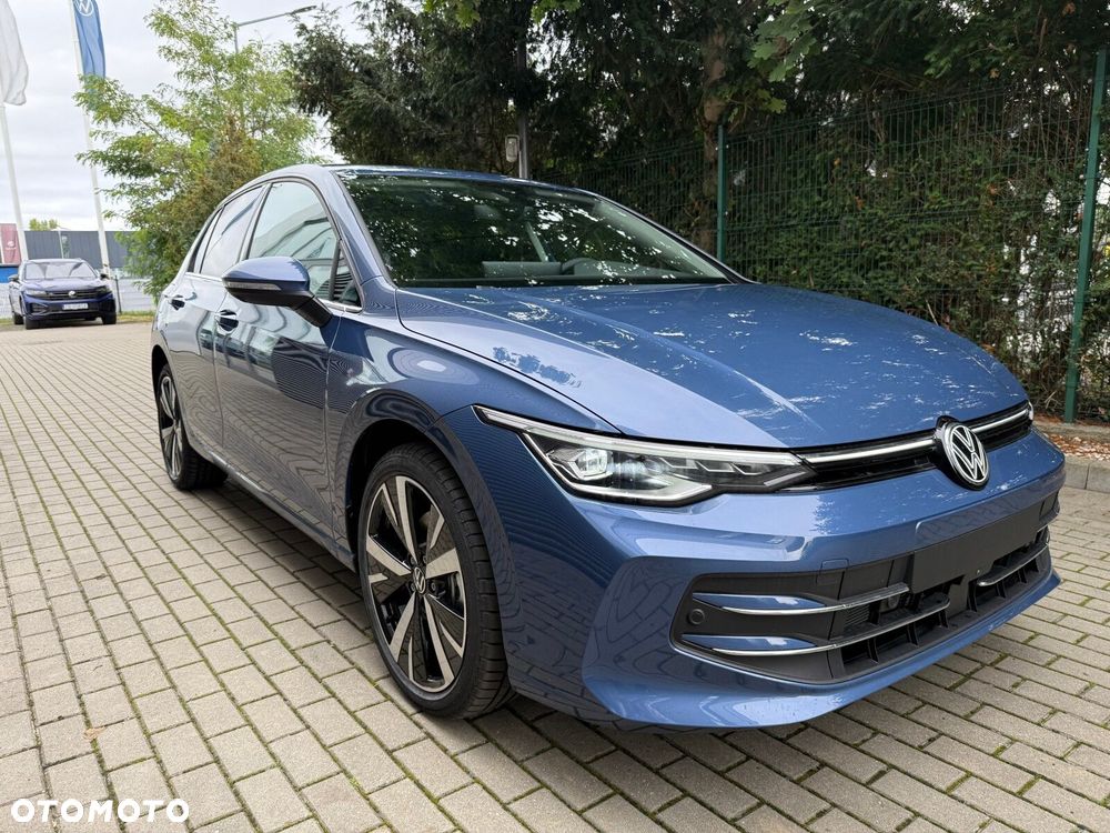 Volkswagen Golf - 10