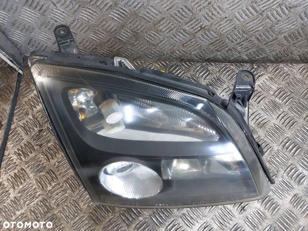 LAMPA PRAWY PRZÓD OPEL VECTRA C - 3