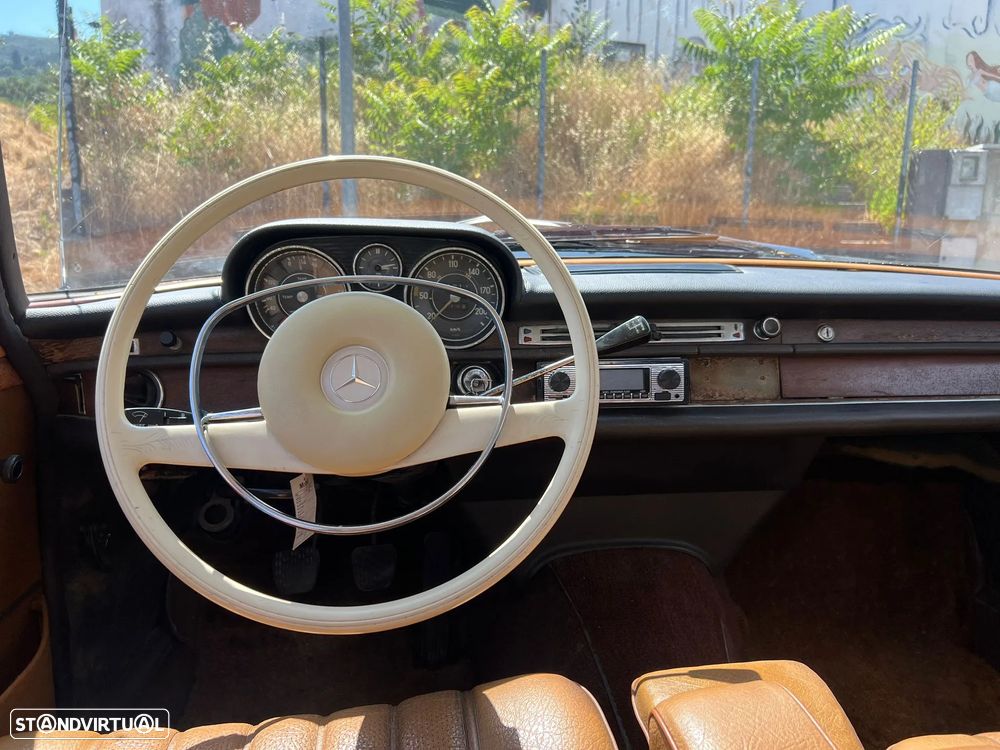 Mercedes-Benz 280 - 22