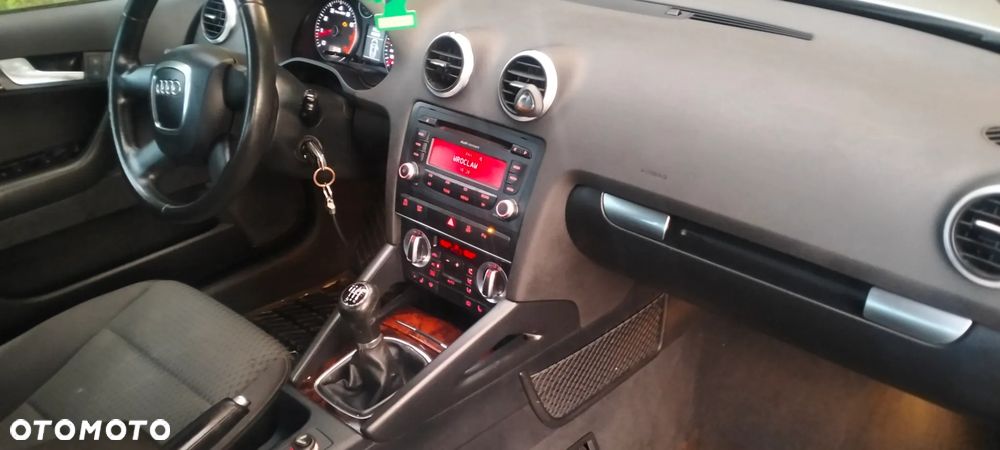 Audi A3 Sportback 1.4 TFSI Attraction - 37