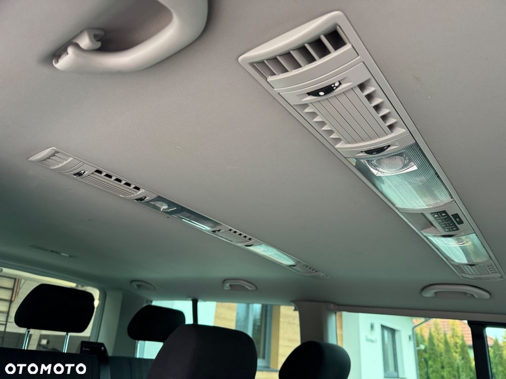 Volkswagen Caravelle 2.0 TDI L2 Comfortline DSG - 20