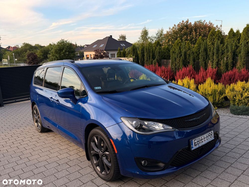 Chrysler Pacifica - 24