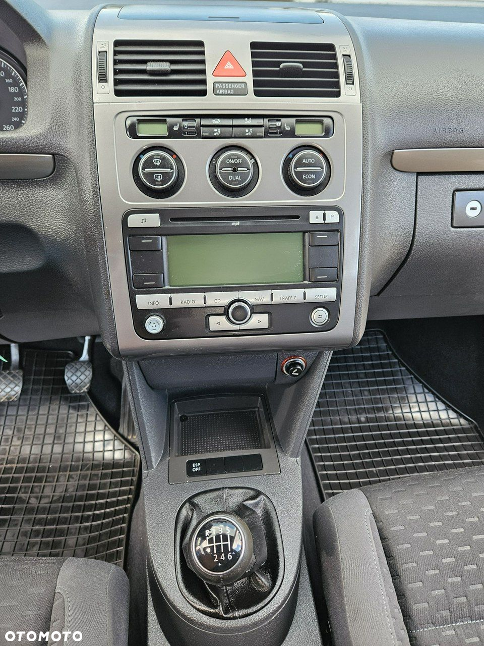 Volkswagen Touran - 14
