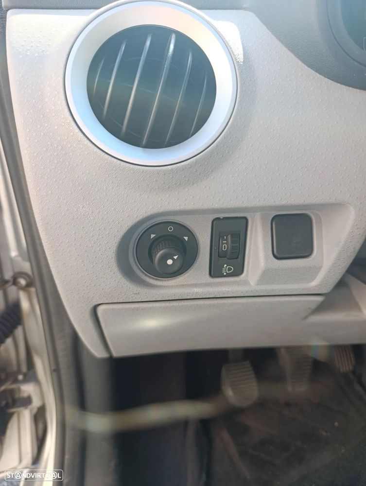 Citroën C3 1.4 HDi Exclusive - 16