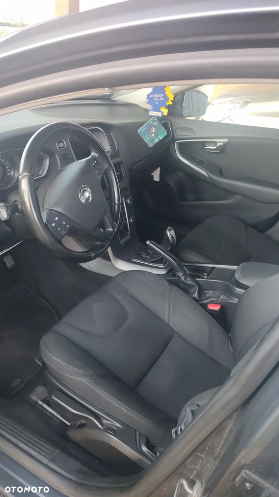 Volvo V40 D2 Momentum - 9
