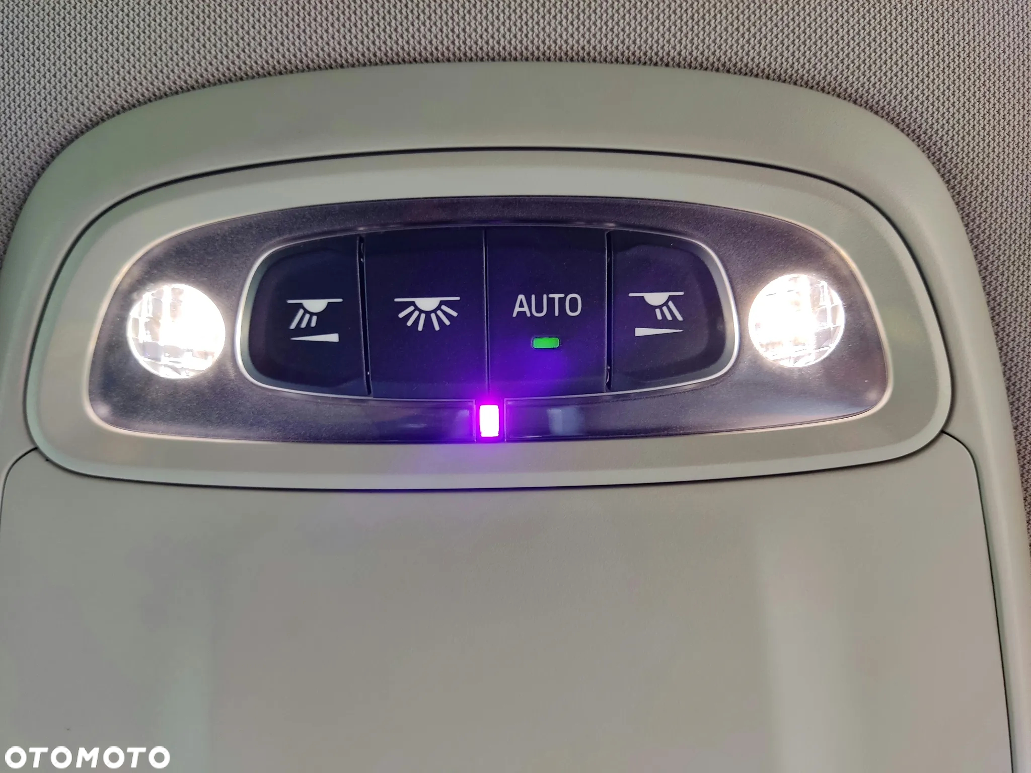 Volvo V40 D3 Momentum - 32