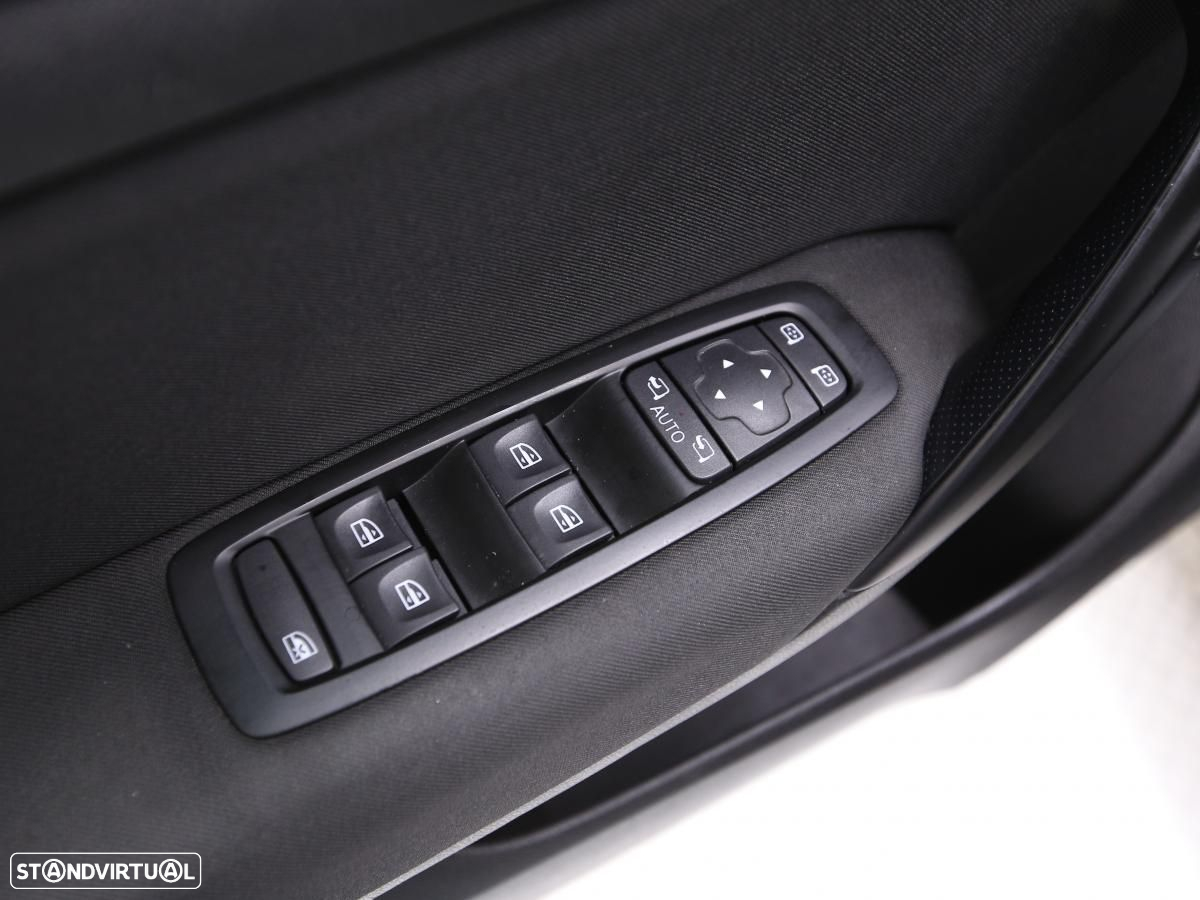 Renault Mégane Grand Coupe - 14
