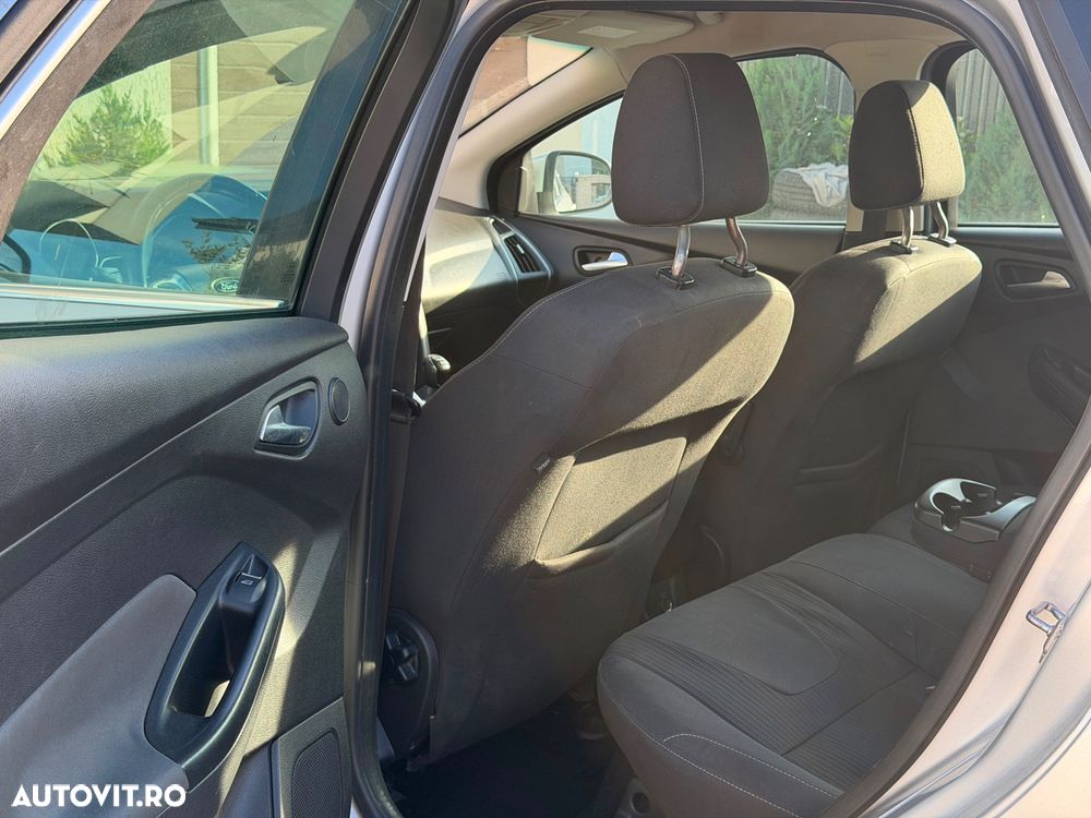 Ford Focus 1.6 TDCI DPF Champions Edition - 12