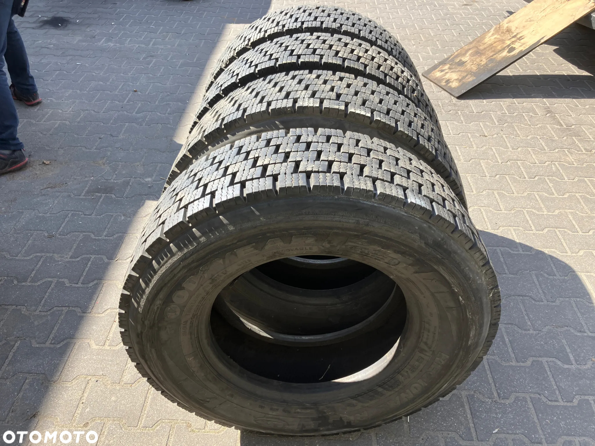 Opony 19,5", 22,5" - 3