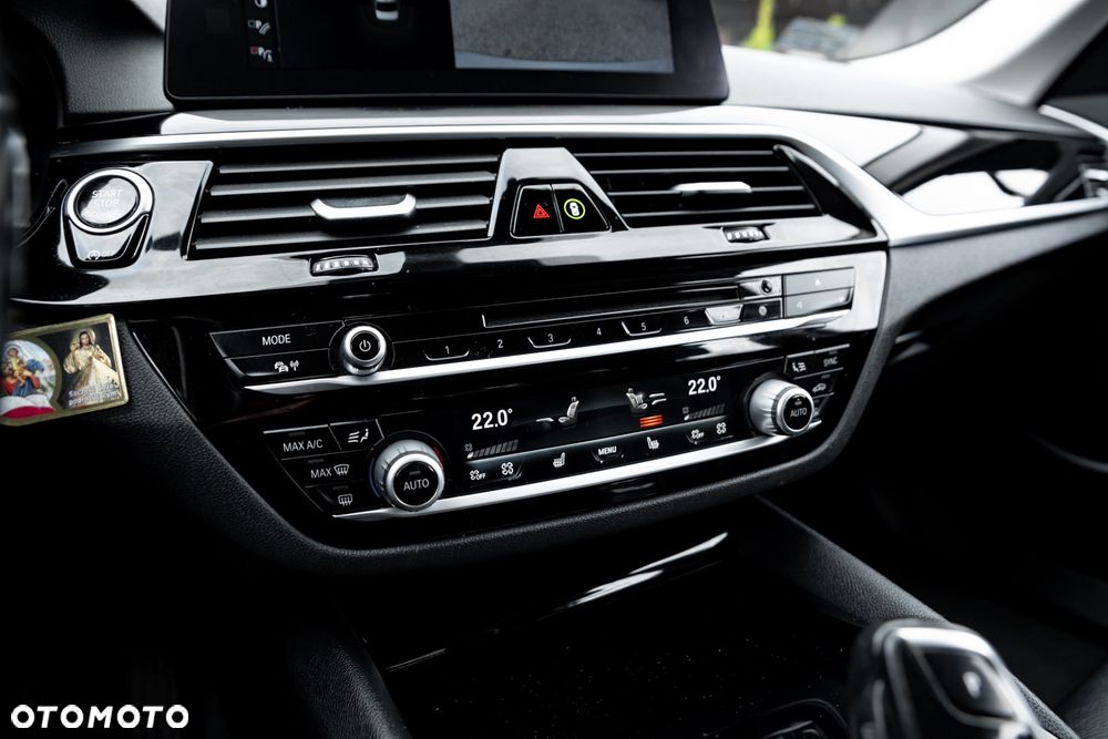 BMW Seria 5 520d xDrive Sport Line sport - 33