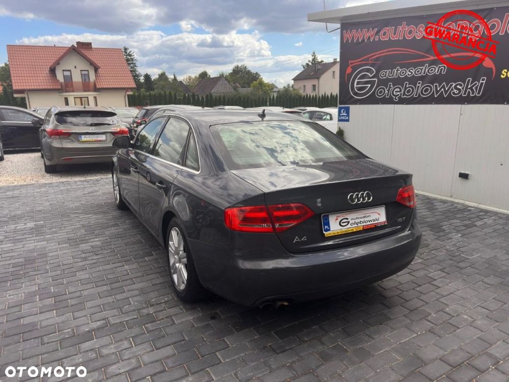 Audi A4 Limousine - 8