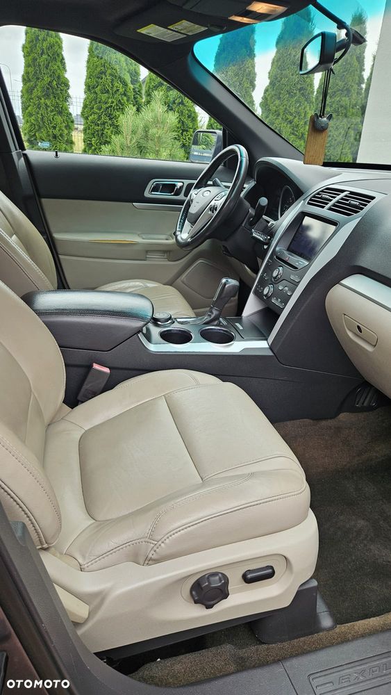 Ford Explorer - 14