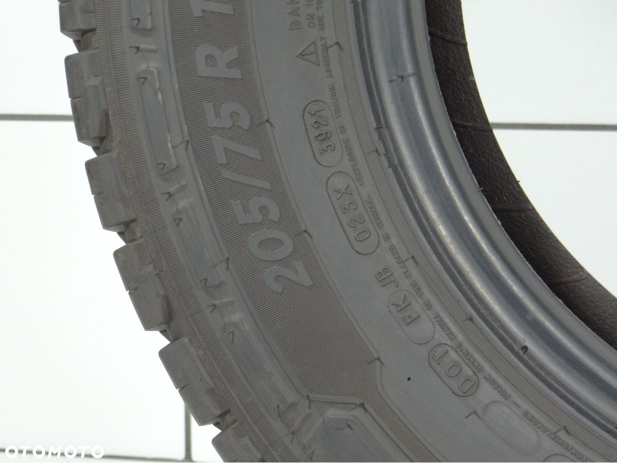 Opony całoroczne 205/75R16C 113/111R Michelin - 4