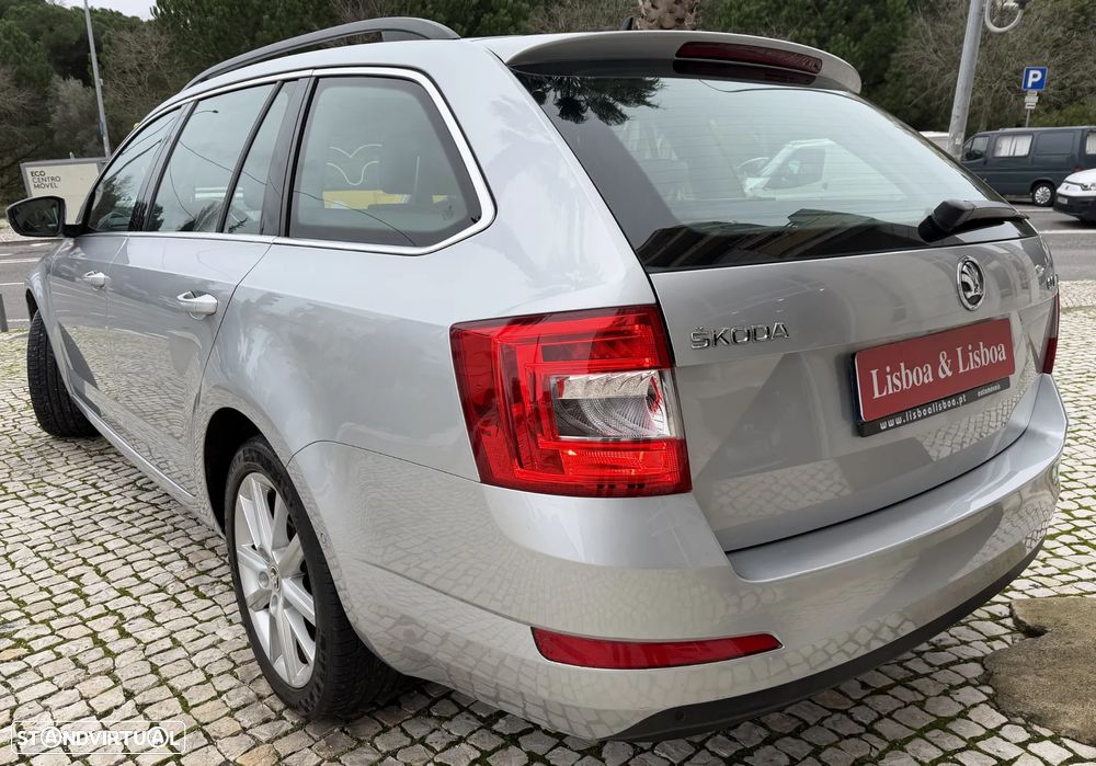 Skoda Octavia Break 1.6 TDi Sportline - 4