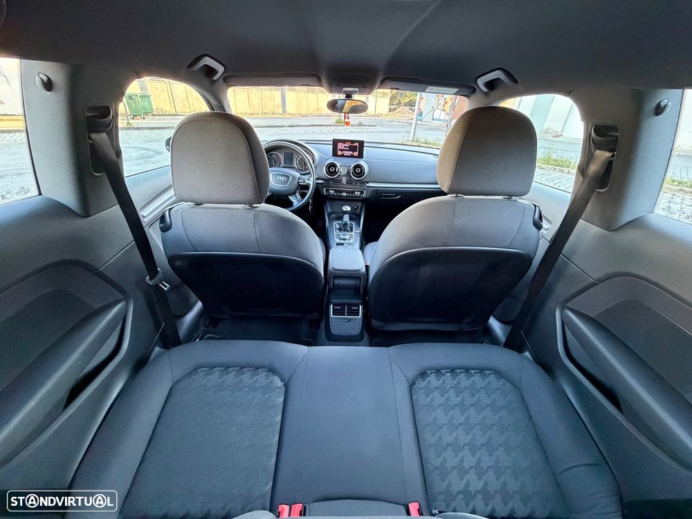 Audi A3 1.6 TDI DPF Ambiente - 9