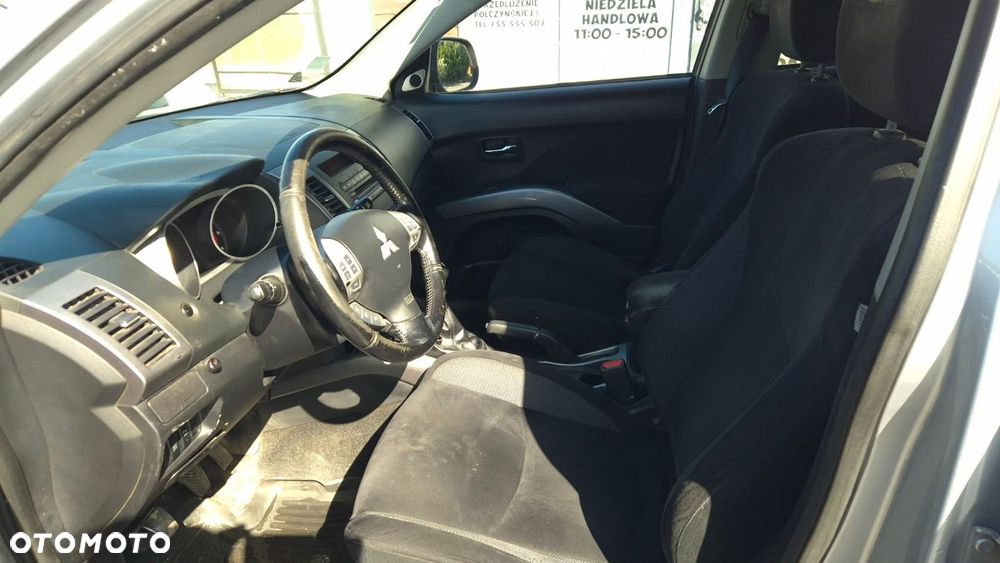 Mitsubishi Outlander - 6