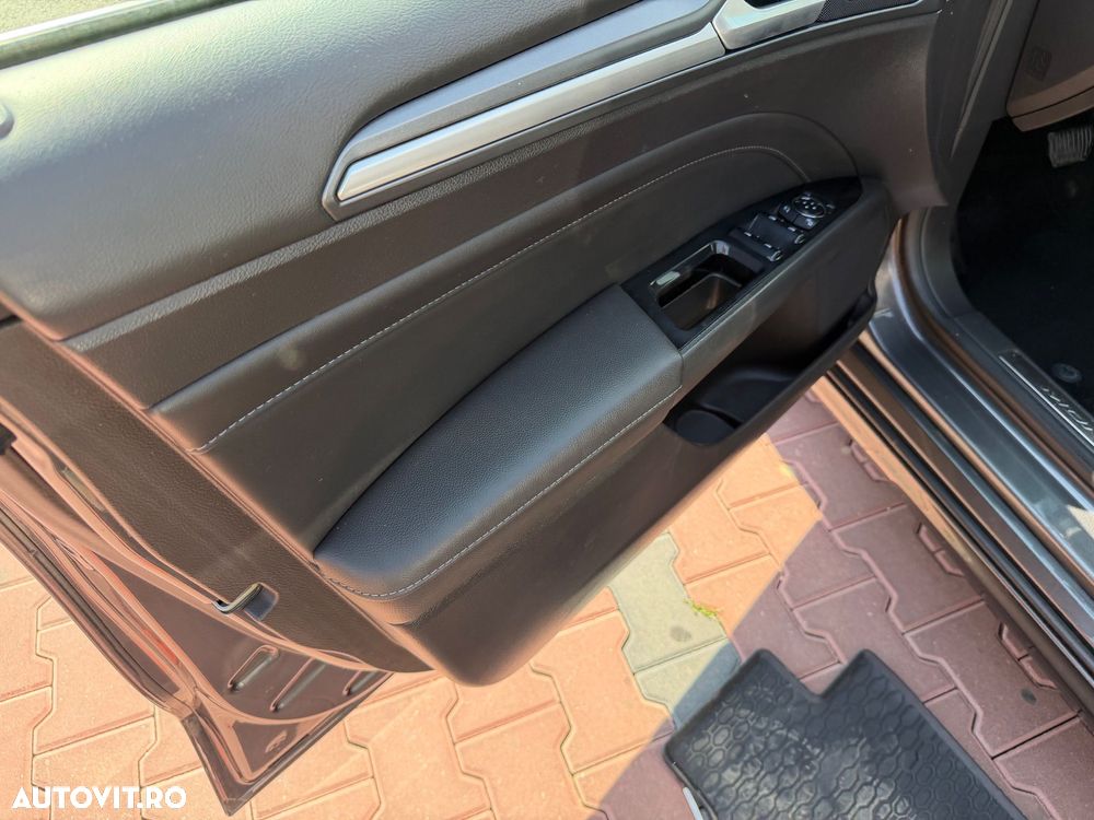 Ford Mondeo 2.0 TDCI PowerShift ST Line High - 6