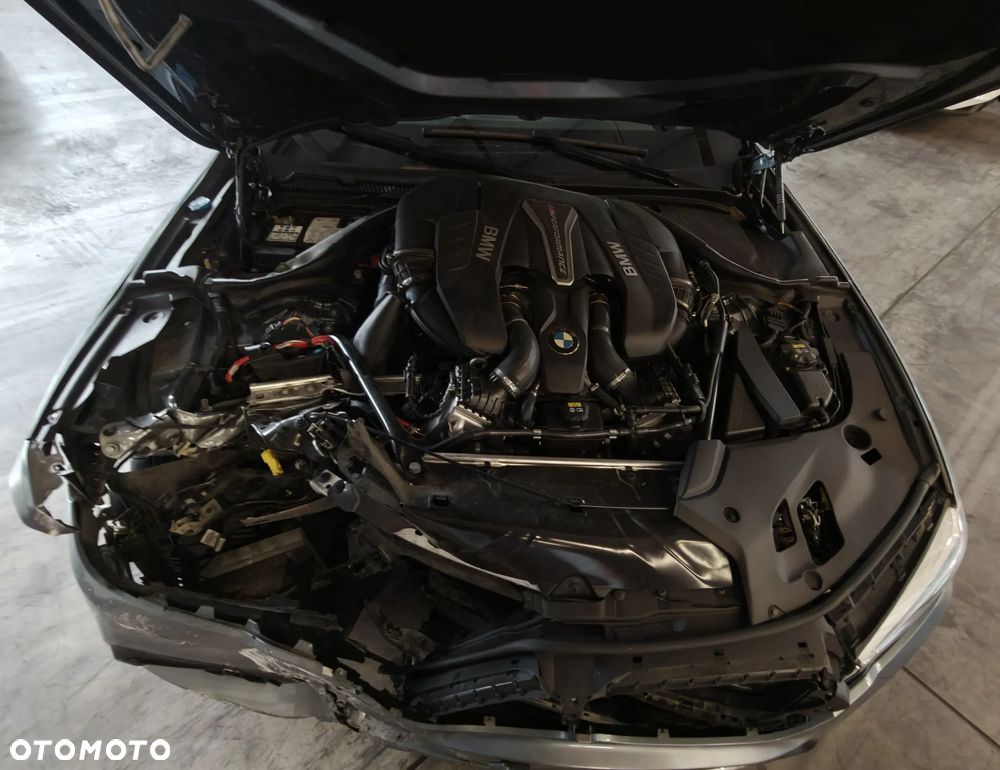 BMW Seria 5 M550i xDrive sport - 6