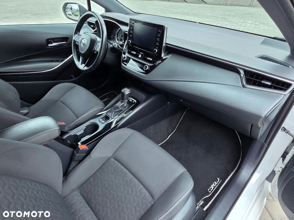 Toyota Corolla 1.8 Hybrid Comfort - 32