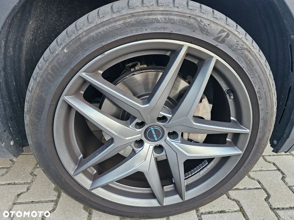 Volkswagen Tiguan - 27