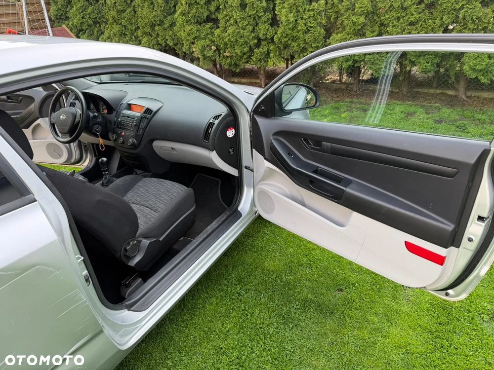 Kia Ceed 1.4 L - 18