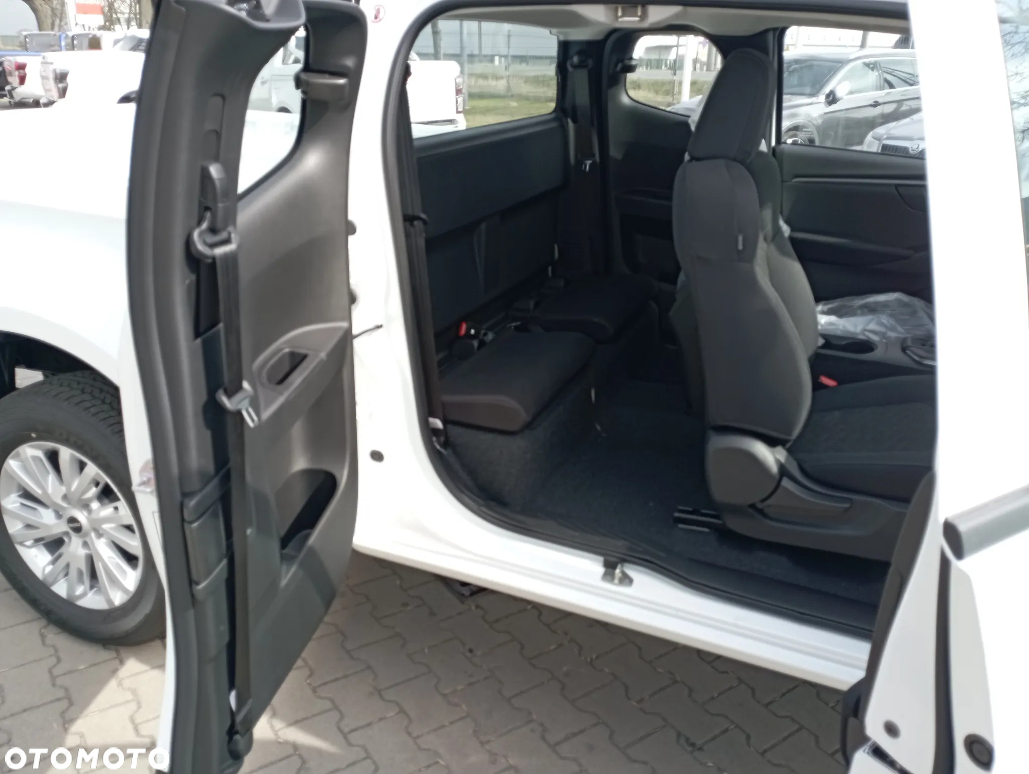 Isuzu D-Max 1.9 EC LS - 14